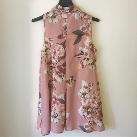 🥓 3 for $15! Unique Spectrum Floral Blouse - Picture 3 of 5